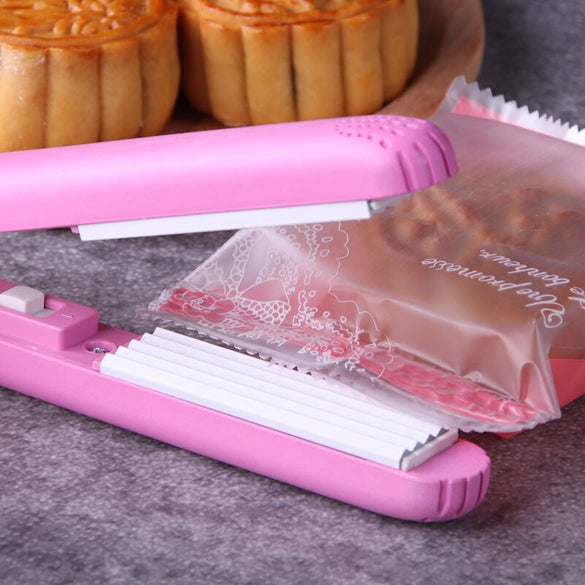 Creative Practical Household Multifuncational Food Vacuum Sealer Bag Clip Handheld Mini Portable Electric Heat Sealing Machine