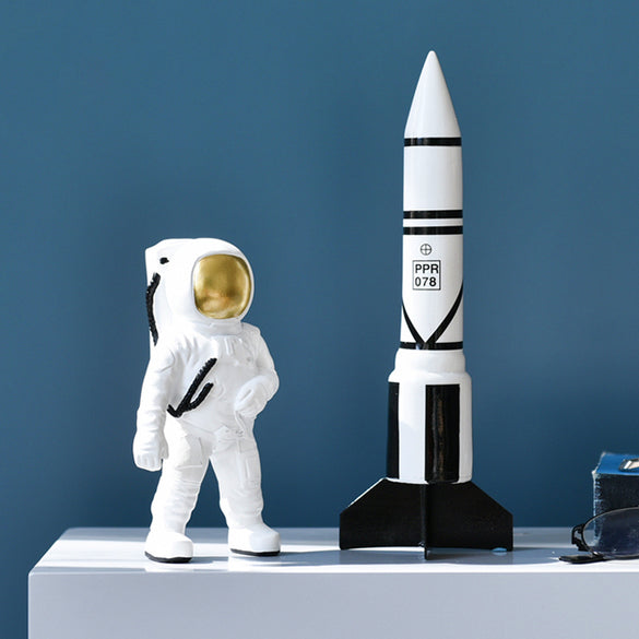 Resin Space Man Astronaut Sculptures Rocket Espace Figurine Handmade Home Decoration Accessories Modern