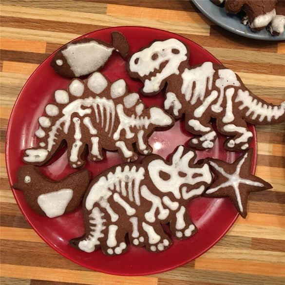 Delidge 3pcs/set Dinosaur Shaped Cookie Cutter Mold 3D Biscuit Fondant Dessert Baking Mould Fondant Cake Decorating Tools