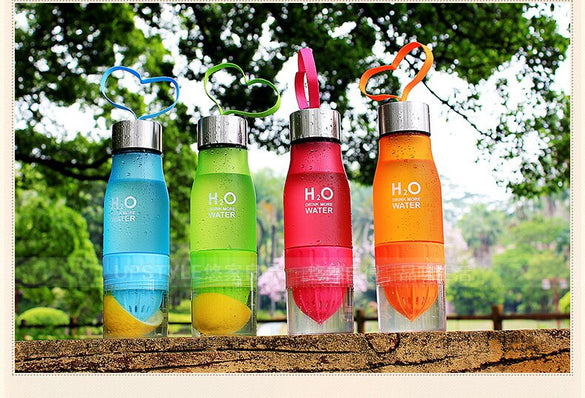 2019 Xmas Gift 700ml Water Bottle H2O plastic Fruit infusion bottle Infuser Drink Outdoor Sports Juice lemon Portable Water