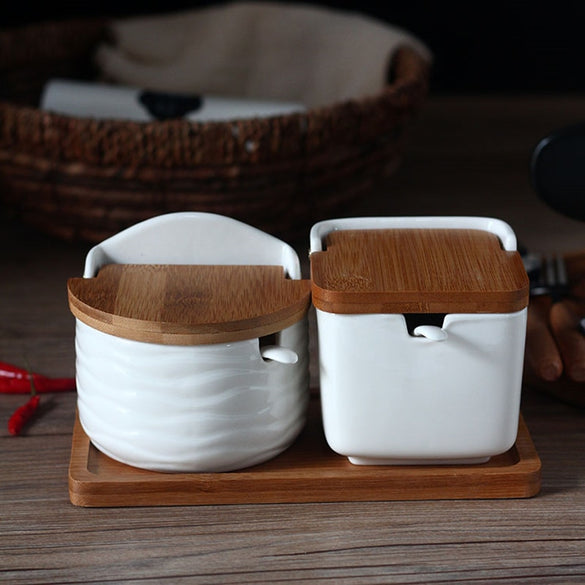 Creative Ceramic Seasoning Cans with Spoon Bamboo Cover Round Salt Pigs Kitchen Spice Tools Pepper Shaker Storage Box with Tray