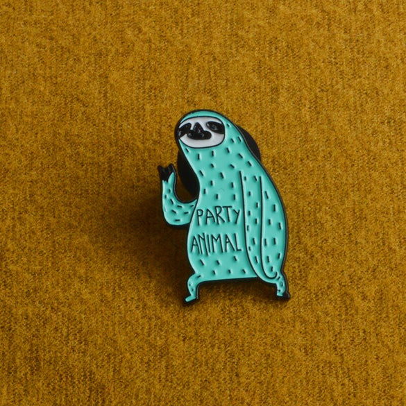 Cute Green Sloth Pin Soft Enamel Pin Badge Cartoon Animal Brooch for Women Men Fashion Pin Button Clothes Hat Bag Accessories