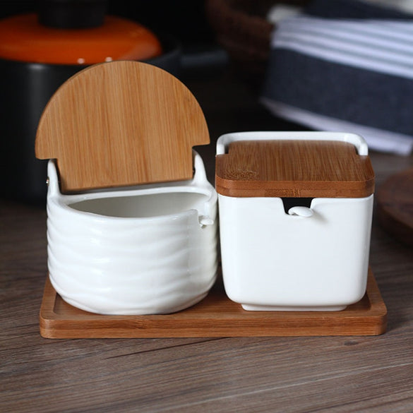 Creative Ceramic Seasoning Cans with Spoon Bamboo Cover Round Salt Pigs Kitchen Spice Tools Pepper Shaker Storage Box with Tray